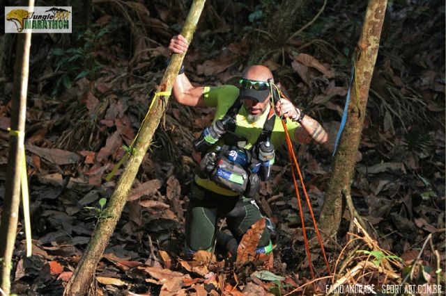 Andrés Lledó ya va cuarto en la Jungle Marathon - 1, Foto 1