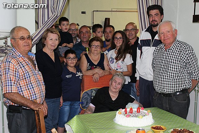 La tía Dolores cumple 100 años, Foto 1