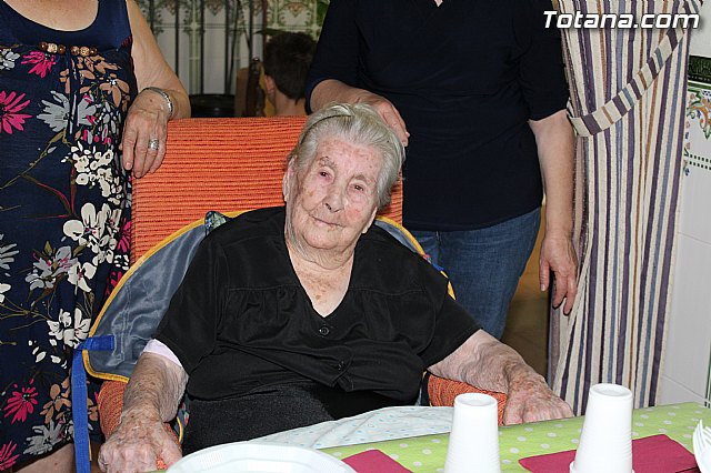 La ta Dolores cumple 100 años - 8