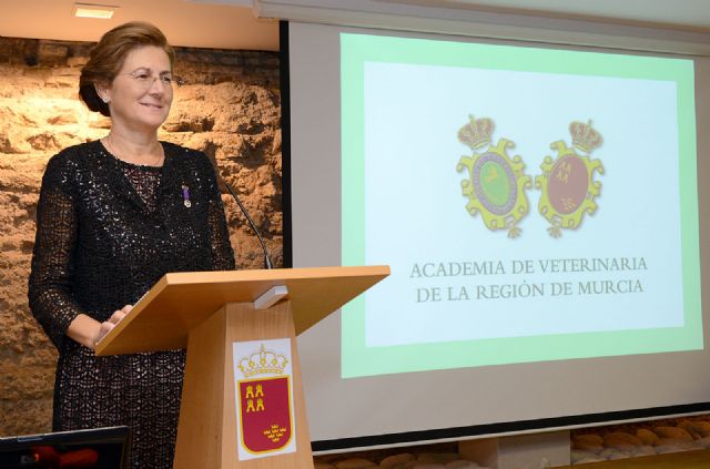 La catedrática de la UPCT Stella Moreno, académica de Veterinaria - 1, Foto 1