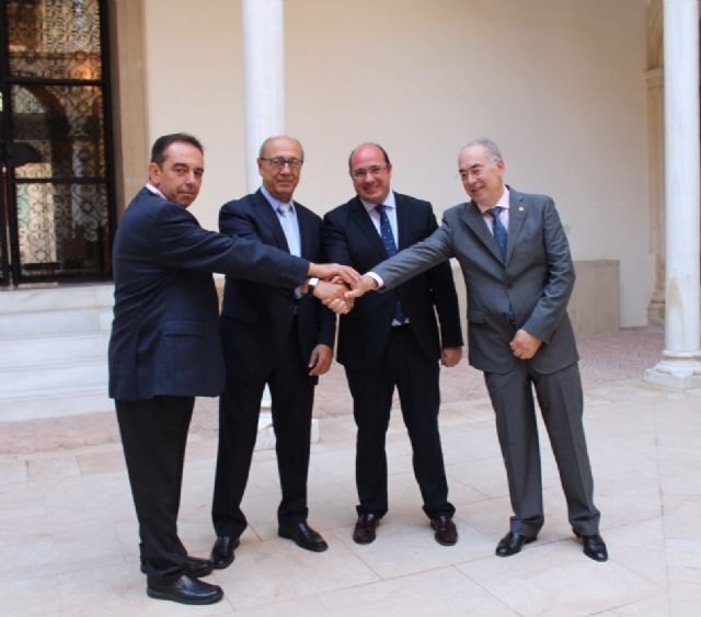 El Gobierno regional cumple su compromiso de mejorar las condiciones de los funcionarios de la Comunidad - 2, Foto 2