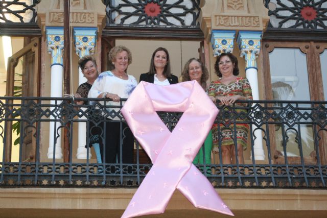 El Ayuntamiento de Águilas se suma al rosa en la lucha contra el cáncer de mama - 1, Foto 1