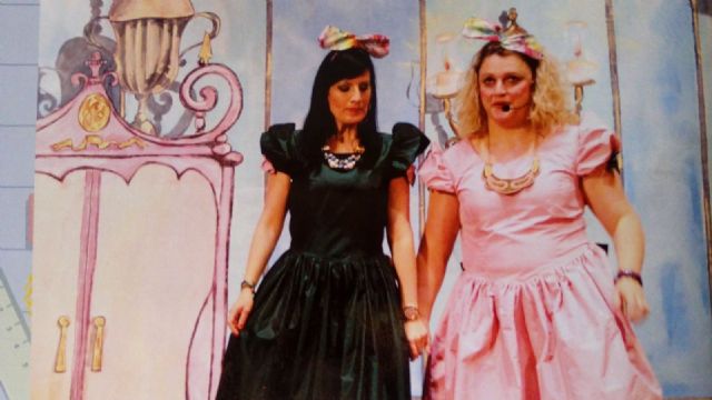 La obra La Cenicienta en inglés, solidaria con los más necesitados, Foto 6