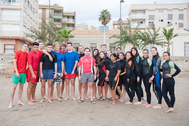 La Escuela Baha Surf inicia a estudiantes de secundaria en la prctica de deportes acuticos, Foto 4