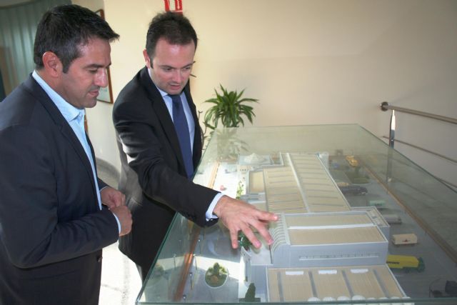 El Alcalde de Alcantarilla, Joaquín Buendía, visita Plasbel Plásticos, empresa líder nacional en bolsas reutilizables - 2, Foto 2