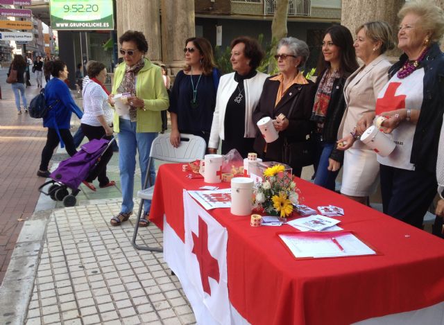 El Ayuntamiento de Lorca anima a los lorquinos a colaborar con la Cruz Roja en las 15 mesas instaladas en toda la ciudad por el Día de la Banderita - 1, Foto 1