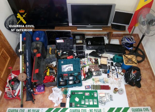 La Guardia Civil desmantela una organización criminal dedicada al robo en viviendas, en Archena - 4, Foto 4