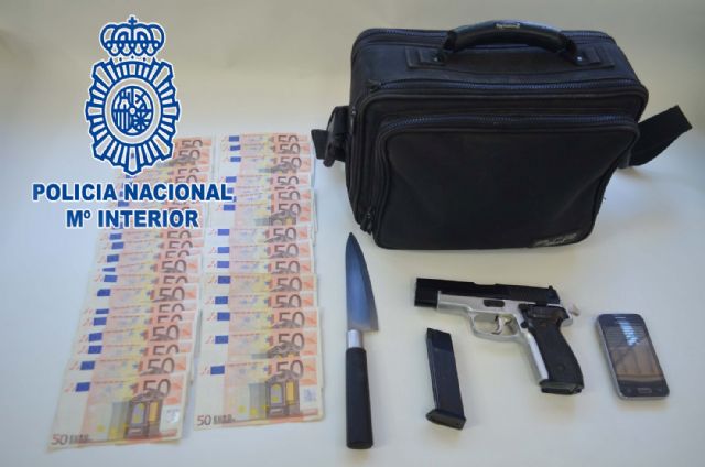 La Policía Nacional detiene al autor del atraco a una oficina bancaria apenas una hora después de haberse cometido el hecho - 2, Foto 2