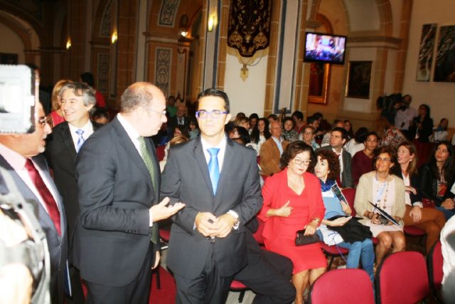 Autoridades municipales asisten al acto de inauguración del VIII Congreso Nacional de Enfermedades Raras, Foto 2