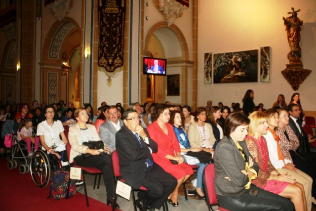 Autoridades municipales asisten al acto de inauguración del VIII Congreso Nacional de Enfermedades Raras, Foto 4