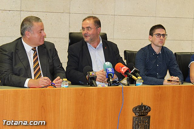 El alcalde y miembros del Gobierno municipal se entrevistan con el consejero de Fomento e Infraestructuras - 12