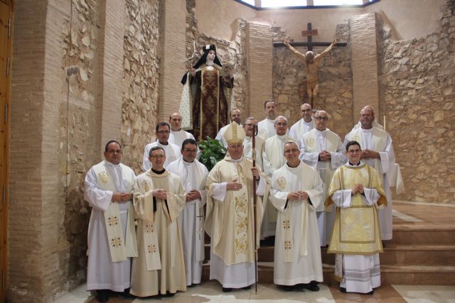 Mons. Lorca preside la clausura del Año Jubilar Teresiano en Caravaca - 1, Foto 1