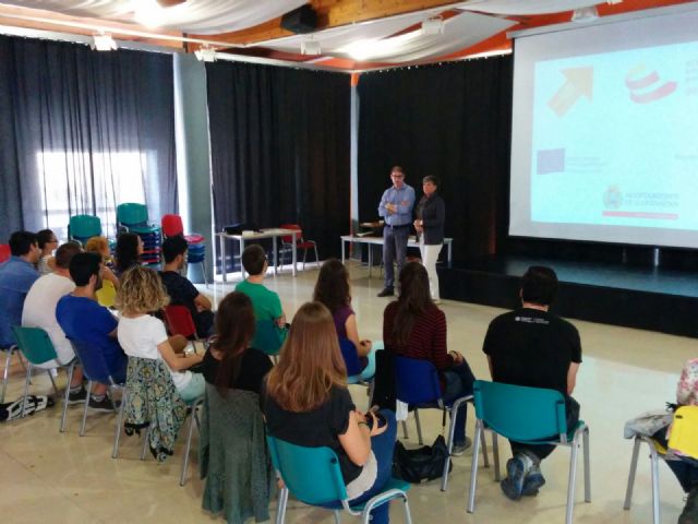 Ricardo Segado inaugura el Curso de Idiomas del Sistema de Garantía Juvenil - 1, Foto 1