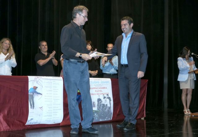 Entregados los premios de los concursos de graffiti y fotografía del Octubre Joven 2015 - 1, Foto 1