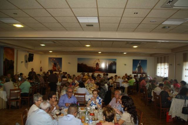 Más de cien personas colaboraron en la Comida Solidaria del Teatro Circo Apolo El Algar - 4, Foto 4