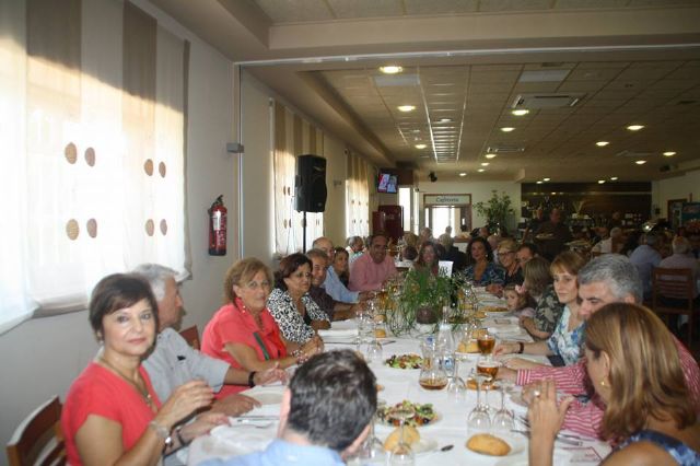 Más de cien personas colaboraron en la Comida Solidaria del Teatro Circo Apolo El Algar - 5, Foto 5