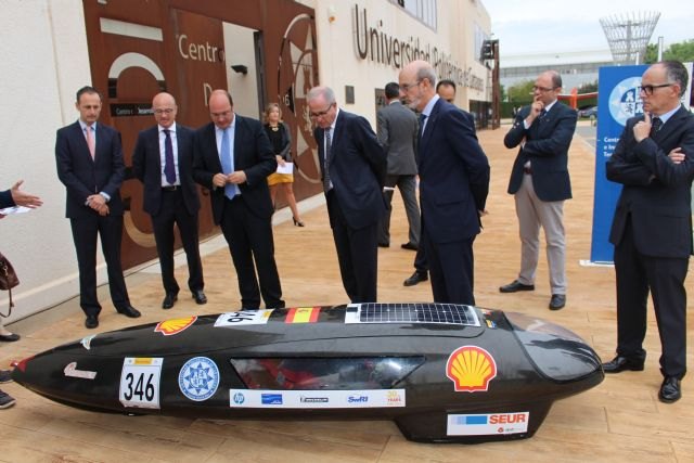 El presidente de la Comunidad remarca que la apuesta de las empresas por la I+D+i es rentable y el mejor antídoto contra la recesión - 2, Foto 2