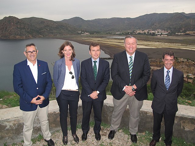 Comunidad y Ministerio indican que el proyecto de regeneración de la bahía de Portmán estará adjudicado a final de año - 1, Foto 1