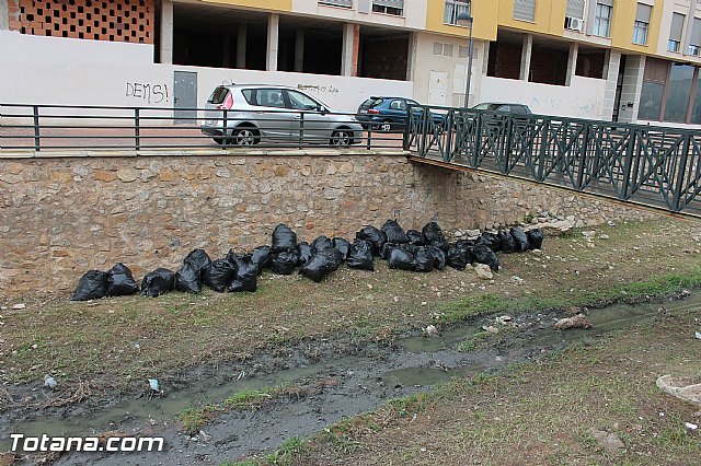 Un total de 57 peones agrcolas participan en el primero de los tres turnos del programa de los 