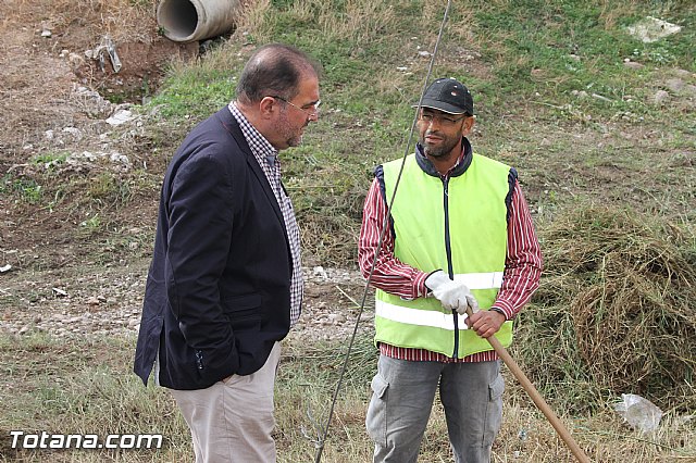 Un total de 57 peones agrcolas participan en el primero de los tres turnos del programa de los 