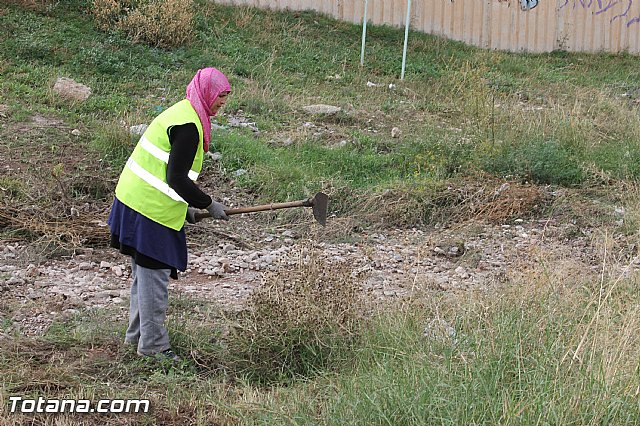 Un total de 57 peones agrcolas participan en el primero de los tres turnos del programa de los 