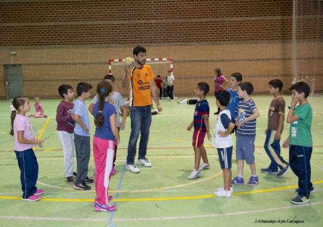 La Caixa dona más de cinco mil euros al proyecto del Club de Amigos del Balonmano - 1, Foto 1