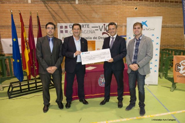 La Caixa dona más de cinco mil euros al proyecto del Club de Amigos del Balonmano - 3, Foto 3