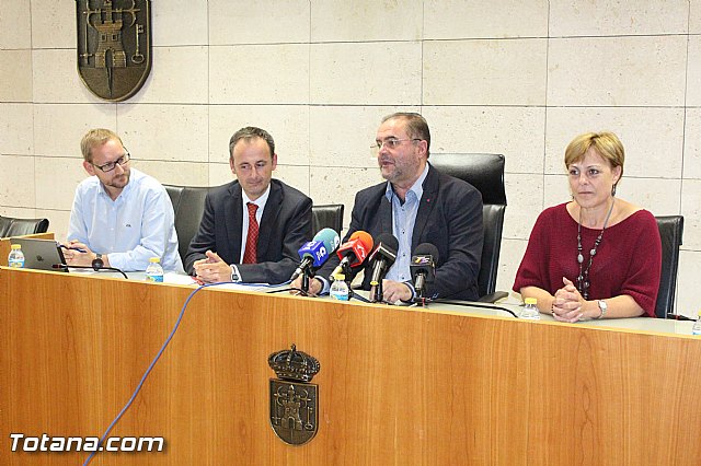 El Gobierno municipal se entrevista con el director general de Instituto de Fomento - 8
