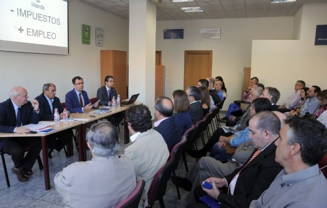 El Alcalde expone a cooperativistas murcianos las propuestas fiscales del Ayuntamiento para incentivar la creación de empleo el próximo año - 1, Foto 1