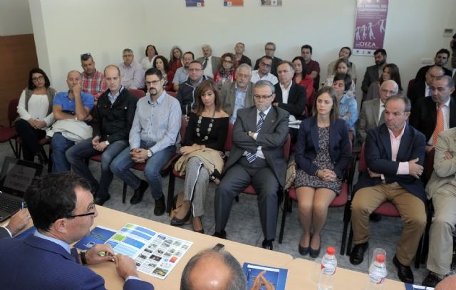 El Alcalde expone a cooperativistas murcianos las propuestas fiscales del Ayuntamiento para incentivar la creación de empleo el próximo año - 2, Foto 2