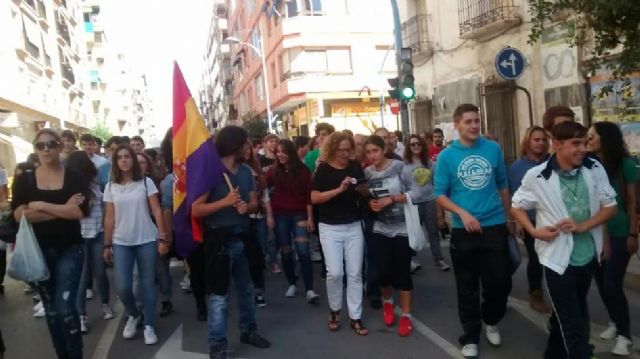 Más de un centenar de aguileños reivindican pan, trabajo, techo y dignidad - 1, Foto 1