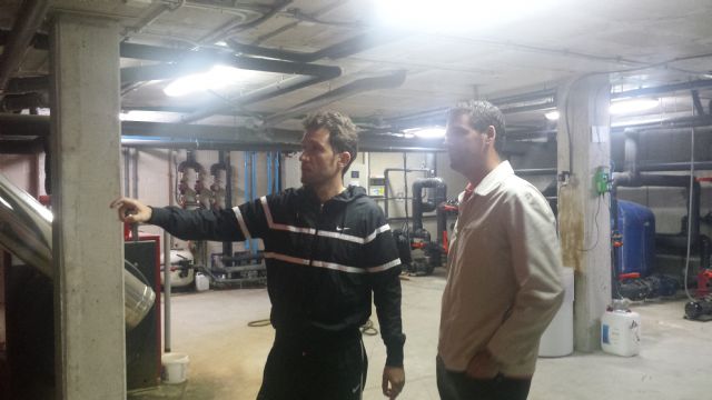 La Piscina Municipal Climatizada cuenta desde hoy con una nueva bomba para la mejora del agua caliente de las duchas - 1, Foto 1