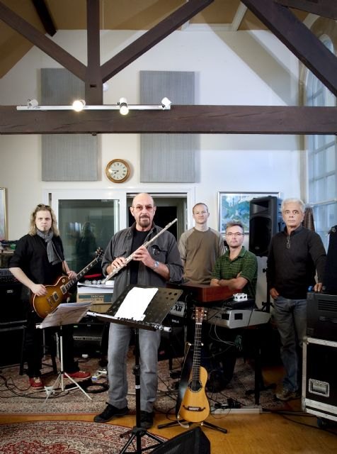 Ian Anderson y su banda Jethro Tull, un repaso a ´The History of Rock´ y Christina Rosenvinge, en el ciclo ´Otras Músicas´ del Auditorio regional - 2, Foto 2