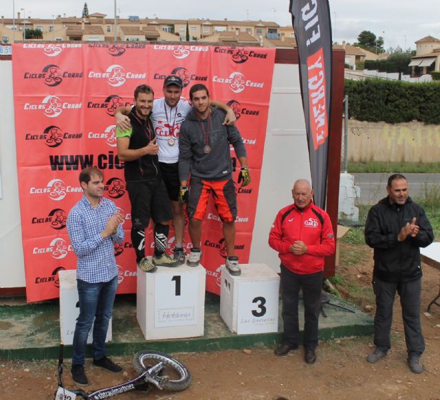 El cartagenero Raúl Martínez revalida el título en el campeonato regional de Trialbici - 1, Foto 1