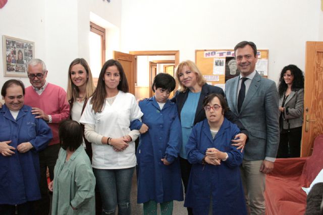 La consejeria de Familia e Igualdad de Oportunidades destina 400.000 euros a la apertura de la residencia de AMPY en Yecla - 1, Foto 1
