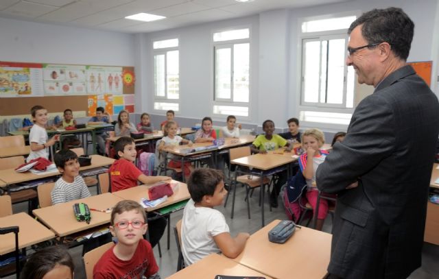 348 niños de El Palmar estrenan el nuevo colegio de Escuelas Nuevas - 2, Foto 2