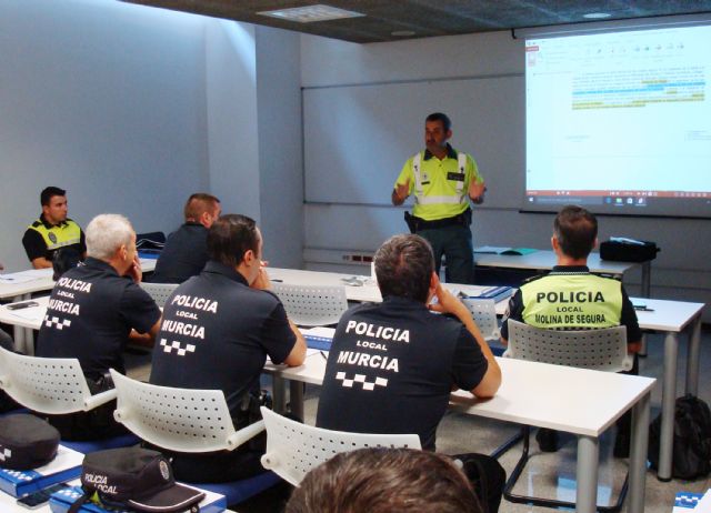 La Guardia Civil ha formado a 75 agentes locales en materia de deteccin de drogas en la conduccin, Foto 6