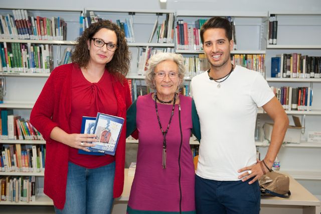 La escritora Mèrce Sànchiz presenta La Casa de los Secretos en la biblioteca de Puerto de Mazarrón - 3, Foto 3