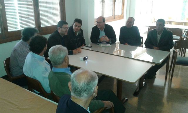 El presidente y varios directivos de FAPEN se reunen con el portavoz parlamentario de Ciudadanos, Miguel Sanchez, Foto 5