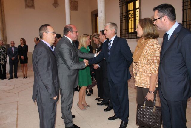 El presidente de la Comunidad recibe a miembros de la Asociación del Cuerpo Consular acreditado en la Región - 2, Foto 2