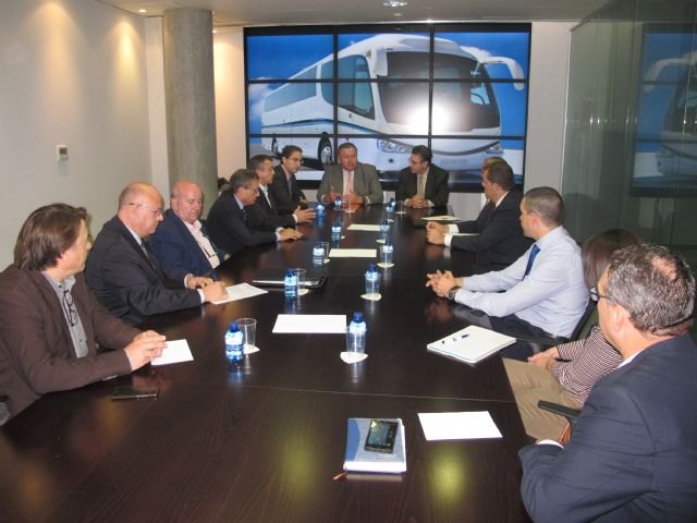 Bernabé resalta el esfuerzo del Gobierno regional en dotar de sostenibilidad el sistema de transporte público de viajeros - 1, Foto 1