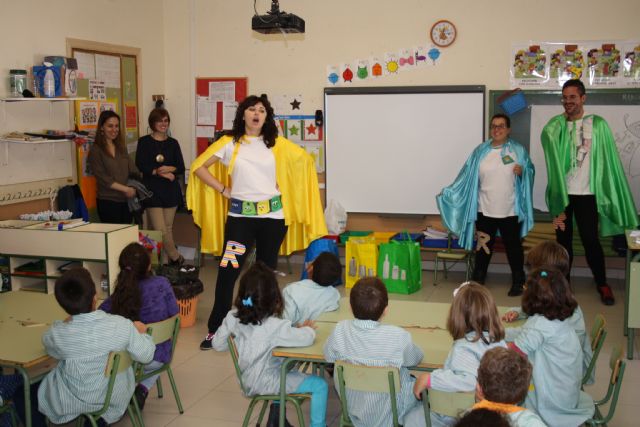 'Medio Ambiente' imparte talleres sobre reciclaje en los colegios - 1, Foto 1