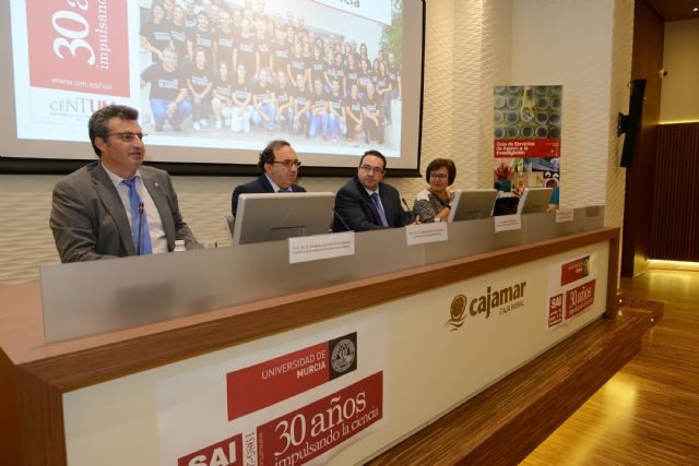 El Servicio de Apoyo a la Investigación (SAI) de la Universidad de Murcia celebra su 30 aniversario en un acto con jóvenes - 2, Foto 2
