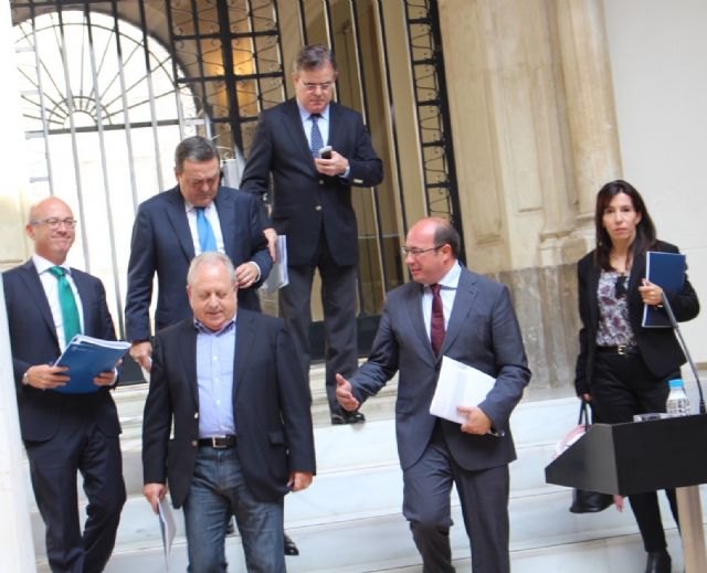 Gobierno regional, patronal y sindicatos ultiman un documento con medidas concretas para impulsar el empleo de calidad en la Región - 3, Foto 3