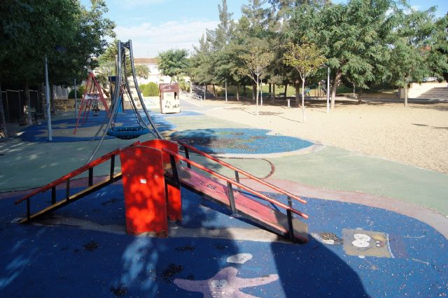 La Concejalía de Infraestructuras acometerá una actuación integral de arreglo del jardín Tierno Galván, en la urbanización El Parral, Foto 4