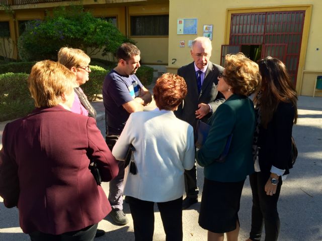 Navarro muestra su apoyo claro y contundente a los vecinos afectados por las expropiaciones del puente de Senda de los Garres - 2, Foto 2