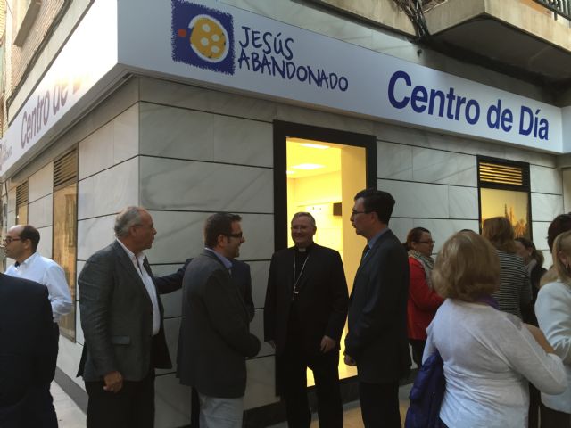 El nuevo Centro de Día de Jesús Abandonado ofrece un espacio al que acudir las personas que no disponen de otra estancia - 1, Foto 1
