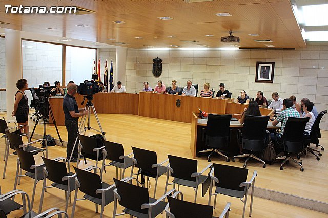 El Pleno debate mañana el nombramiento de los patronos de la Fundación La Santa que designa el Ayuntamiento, Foto 1