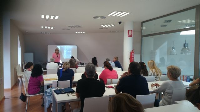 Más cursos homologados y formación práctica en el arranque de curso de la Universidad Popular - 1, Foto 1