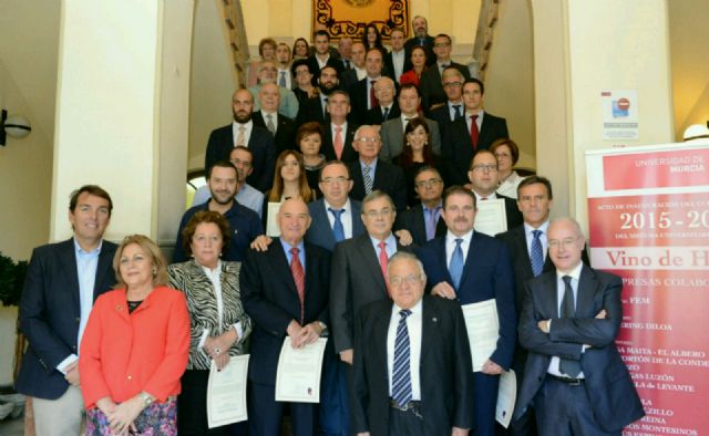 Reconocimiento a las empresas que ofrecieron el vino de honor en la apertura del curso universitario español - 1, Foto 1